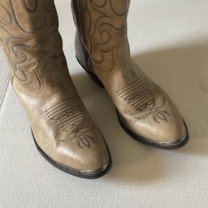 Tan Western vintage Cowboy Boots